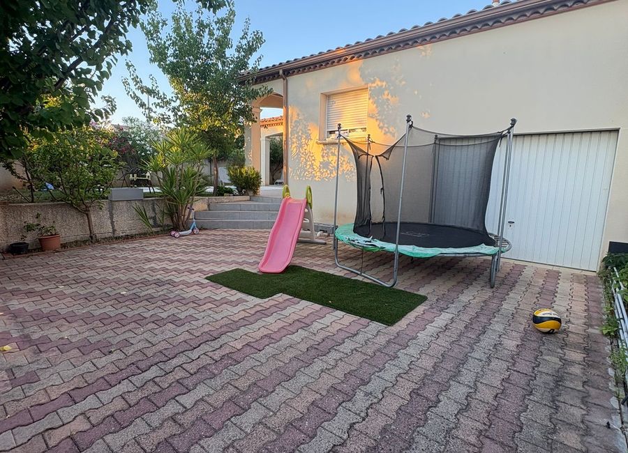 Photo 2 de villa familiale avec piscine