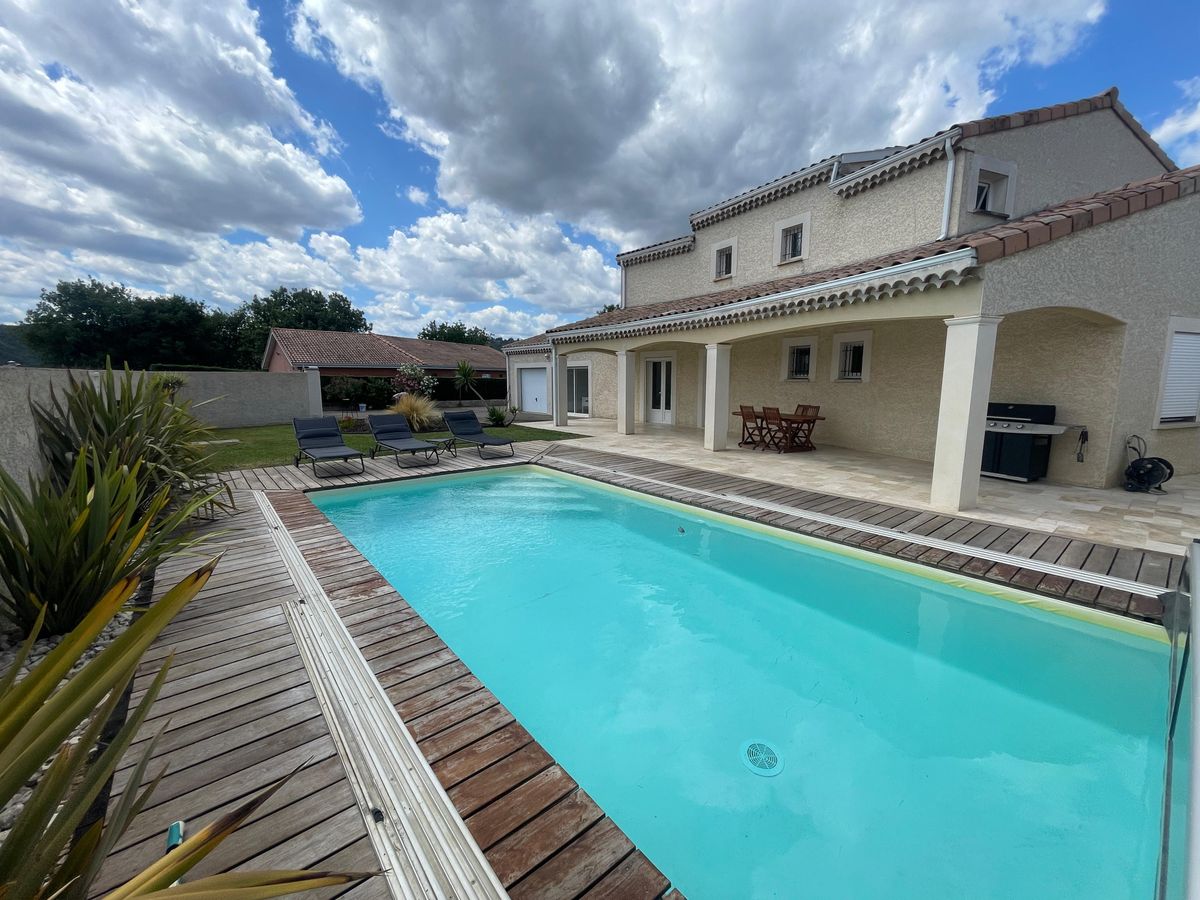 Photo de Villa de rêve avec piscine