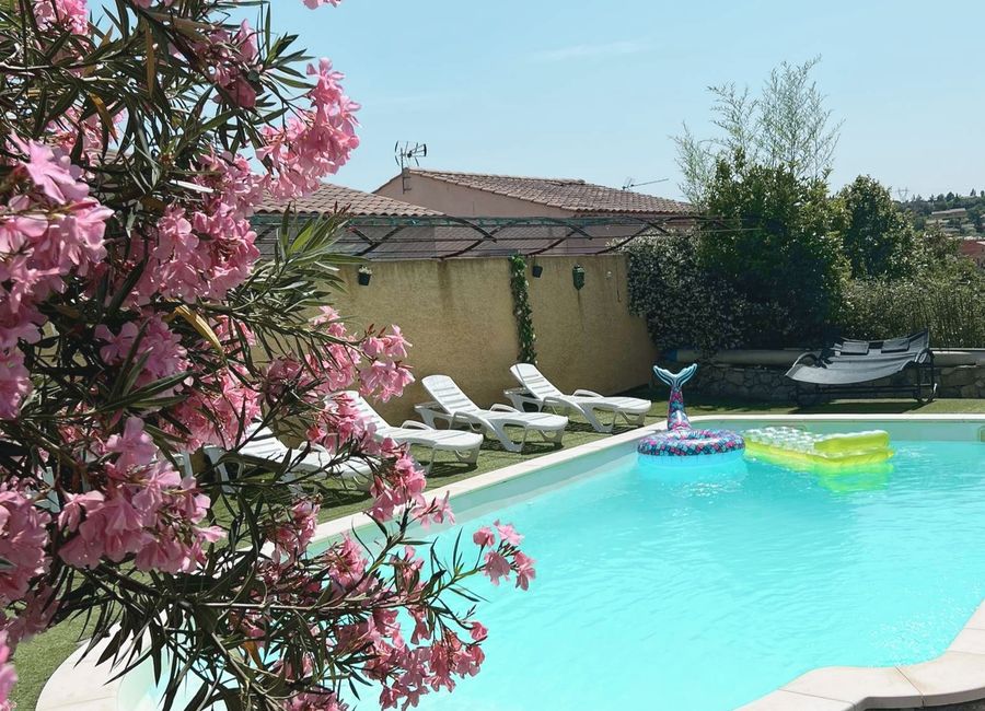 Photo 1 de Villa piscine sans vis a vis 