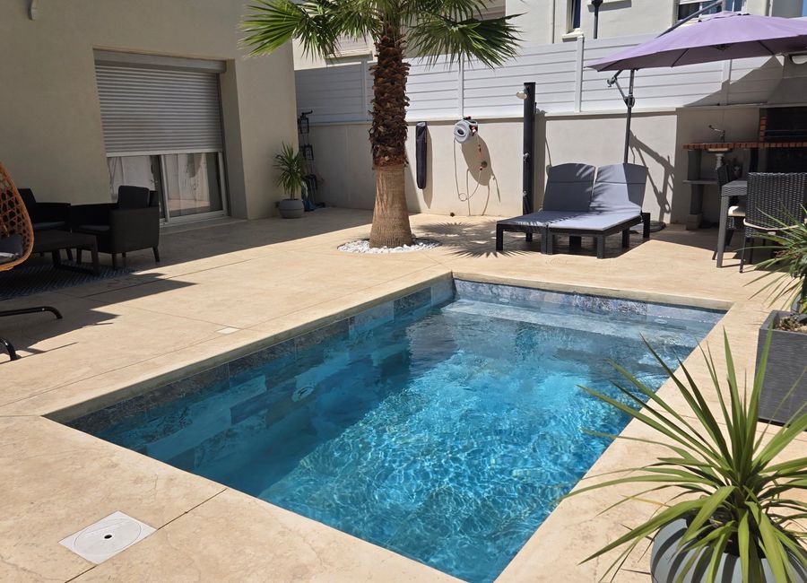 Photo 1 de Maison avec piscine à louer – Disponible en août