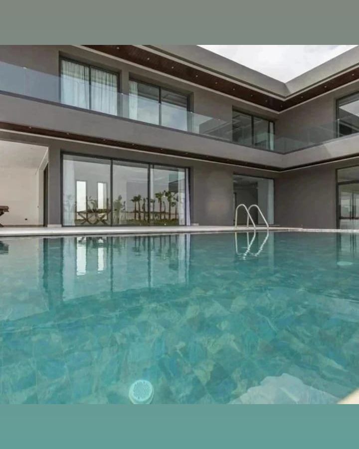 Photo de Villa piscine jacuzzi 5 suites