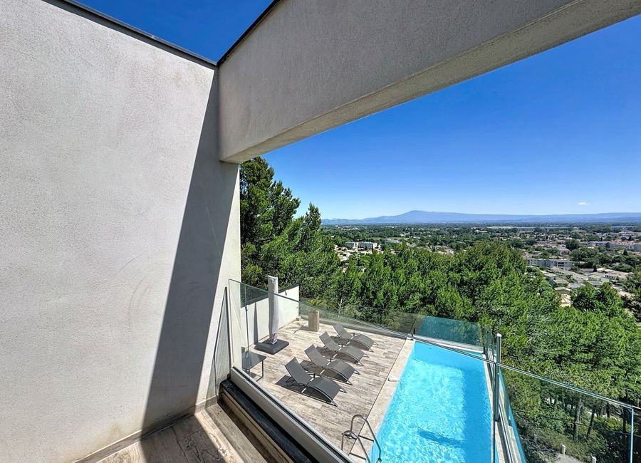 Photo 3 de Évadez-vous dans notre villa d'exception près d'Avignon !