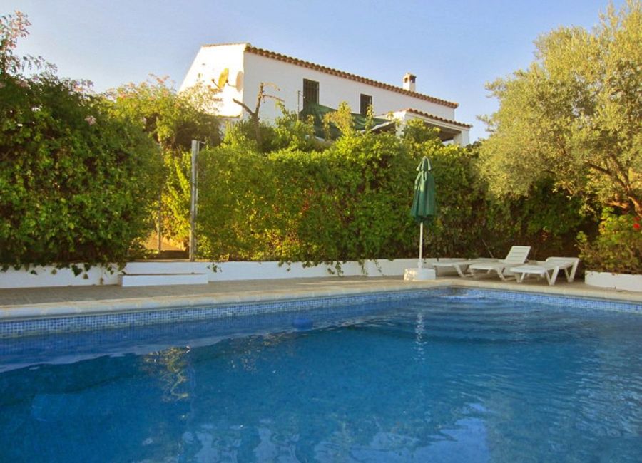 Photo 1 de Maison de campagne, style andalou, avec piscine privée à Cordoue, ensoleillée et pas de vis à vis