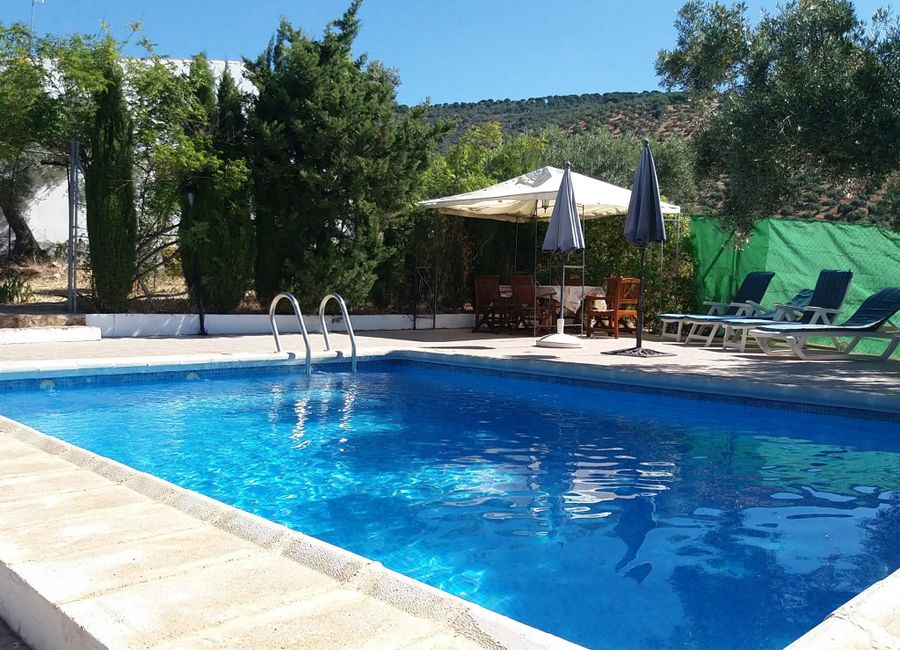 Photo 1 de Villa, style andalou, avec piscine privée à Cordoue, ensoleillée et pas de vis à vis