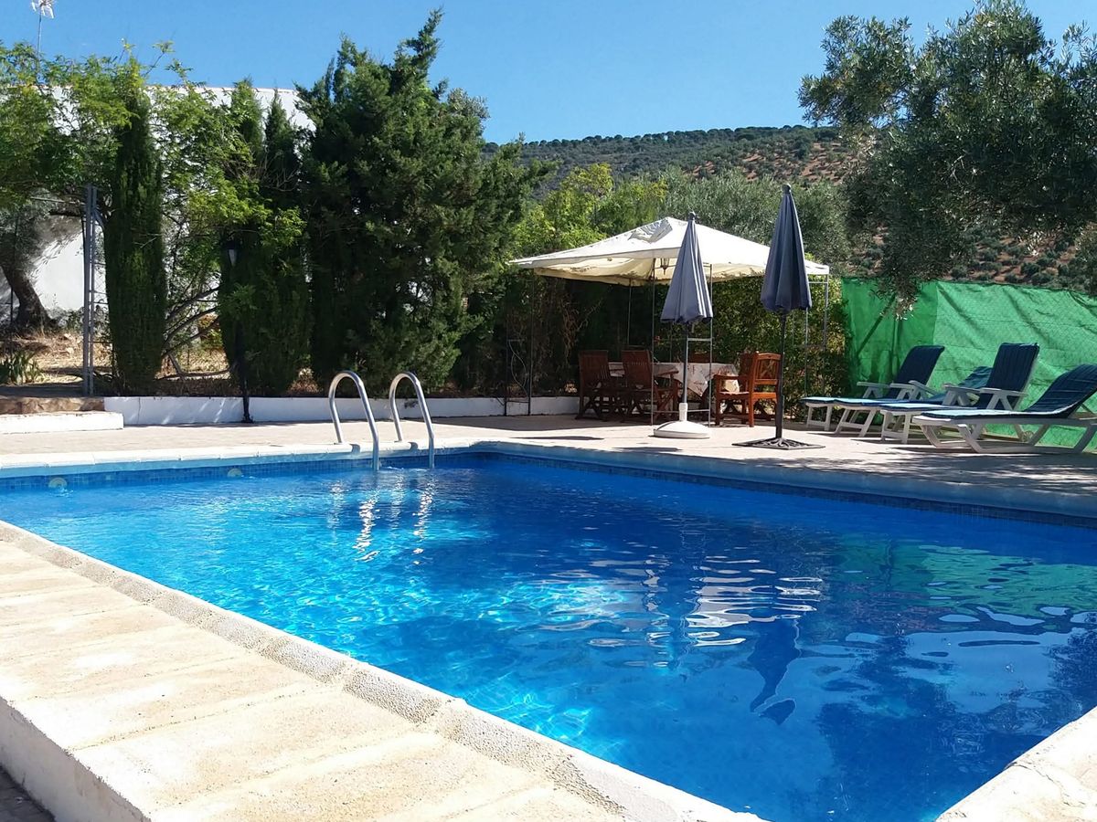 Photo de Villa, style andalou, avec piscine privée à Cordoue, ensoleillée et pas de vis à vis