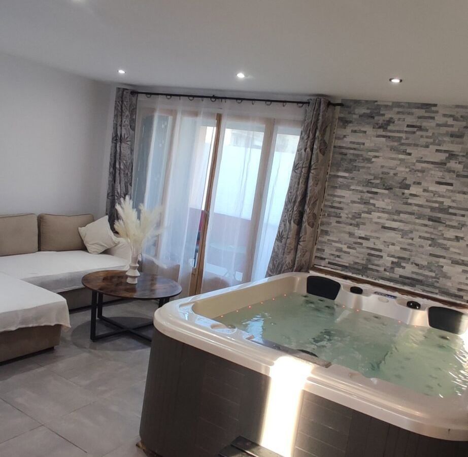 Photo de Appartement T2 avec jacuzzi