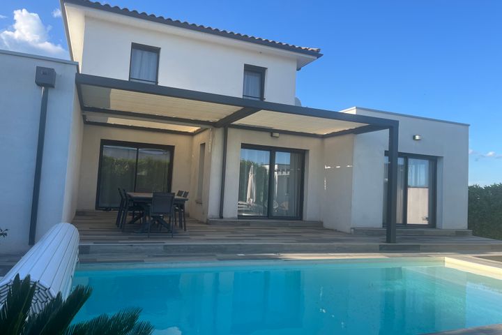 villa 4 chambres et piscine 