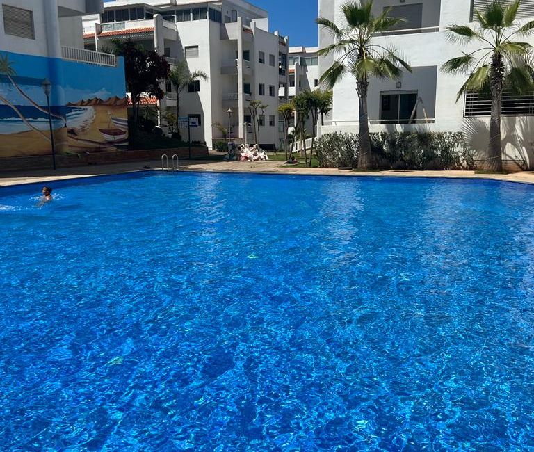 Photo 2 de jolie appartement avec piscine et pied dans l'eau 