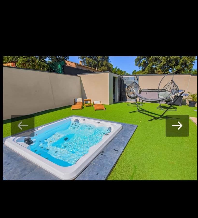 Photo de villa avec piscine / Jaccuzi 