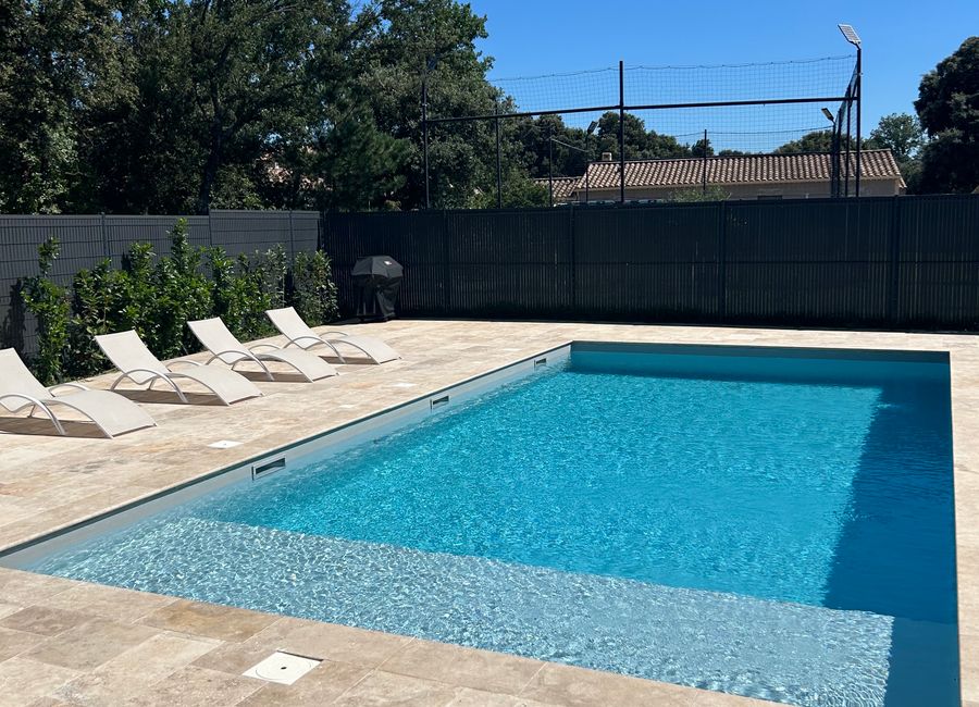 Photo 1 de Logement avec piscine privée sans vis à vis