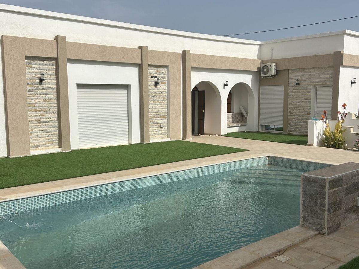 Photo de Villa avec piscine à Djerba Tezdayne