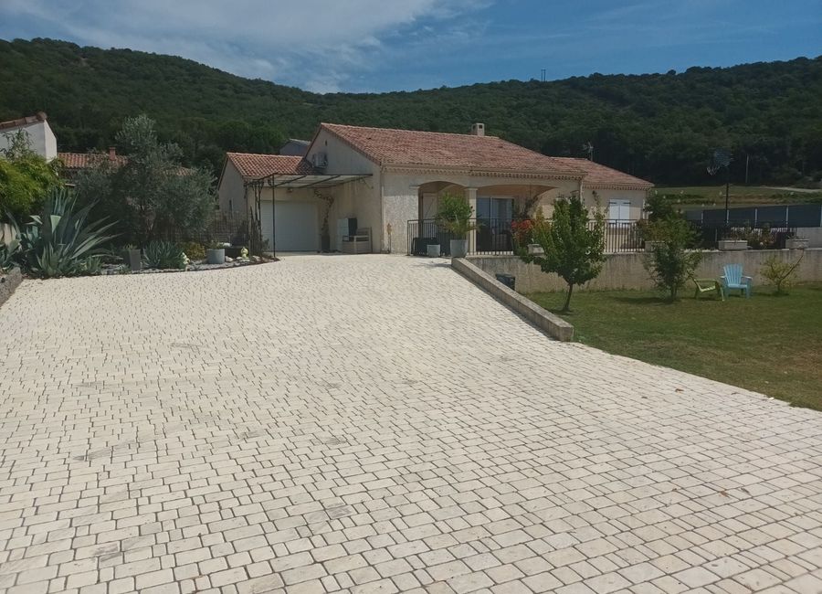 Photo 2 de villa avec piscine sans vis à vis 