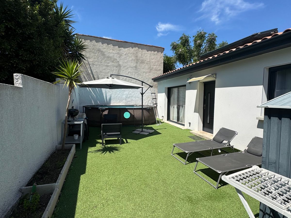 Photo de Charmante maison avec piscine à 10 minutes des plages