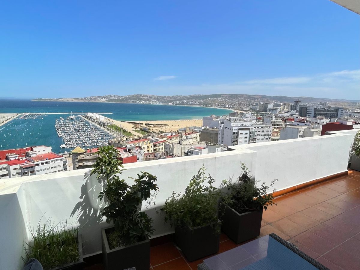Photo de Superbe Duplex Vue Mer – Terrasse & Piscine | Tanger Boulevard