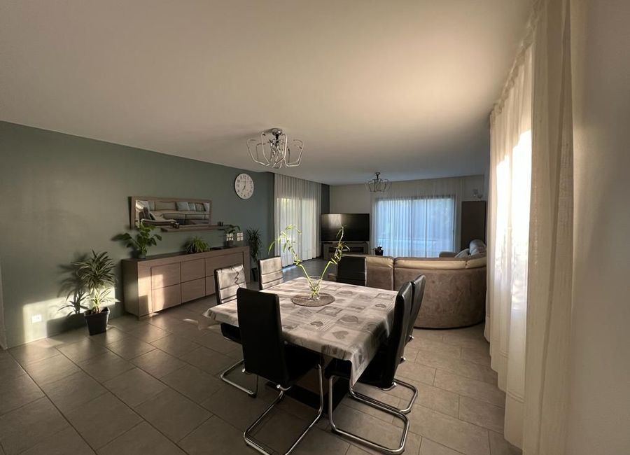 Photo 2 de Villa piscine privée pour 14 personnes, quartier chic.