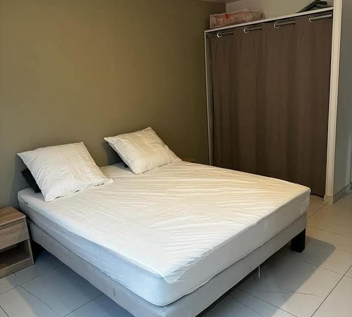 Photo 2 de PROMO DERNIERE MINUTE 500 EUROS Location petite villa T2 quartier Estaque proche des plages et des commodités Estaque 