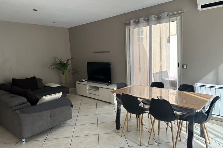 Promo Location bas de villa Marseille l'Estaque 6 personnes