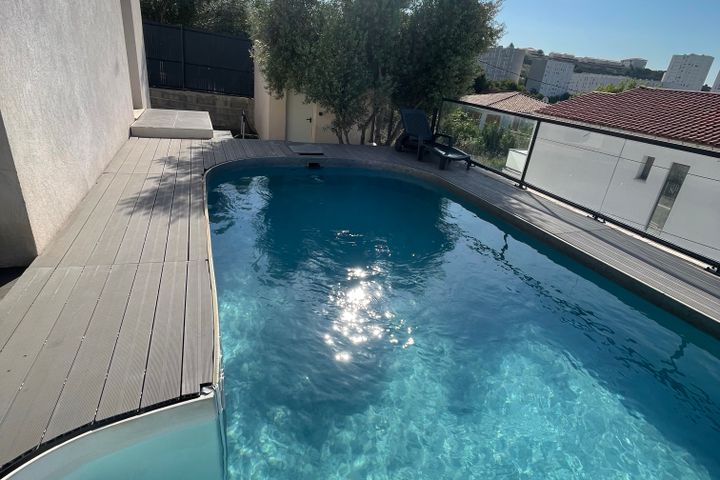 villa piscine vue mer