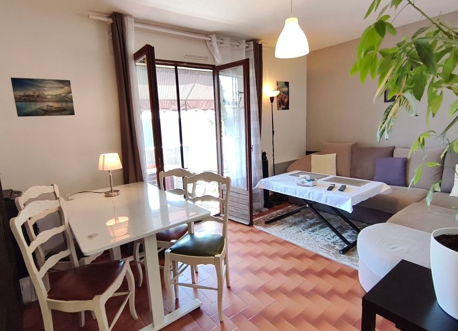 Photo 1 de 2 pieces avec balcon et parking