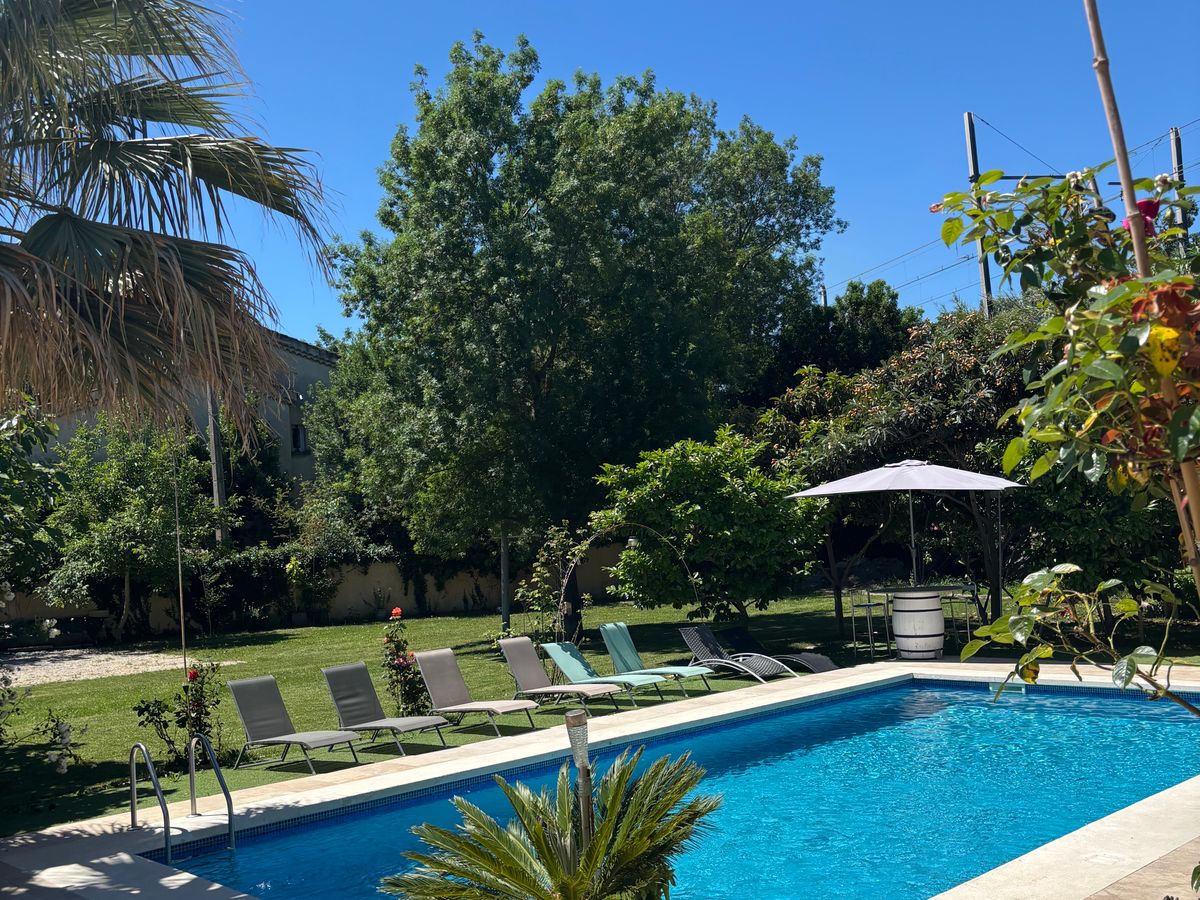 Photo de OFFRE D’ETE Villa à 5mins d’Avignon