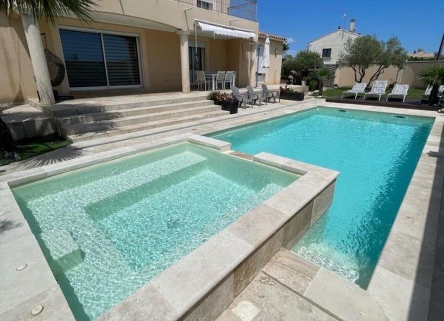 Photo 2 de superbe villa piscine jacuzzi 