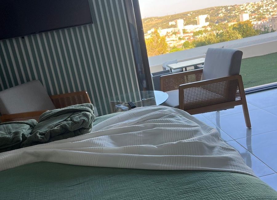 Photo 1 de Suite avec jacuzzi/piscine avec vue panoramique 