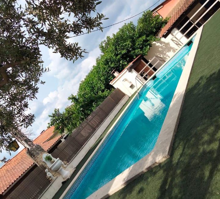 Photo 1 de Villa provençale proche d'Avignon 