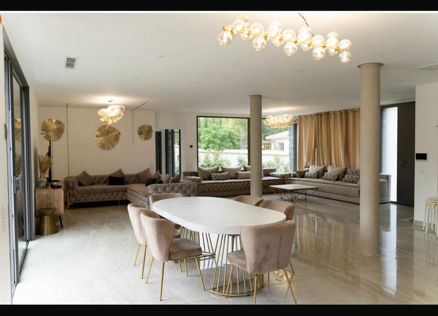 Photo 1 de grande maison moderne sud France