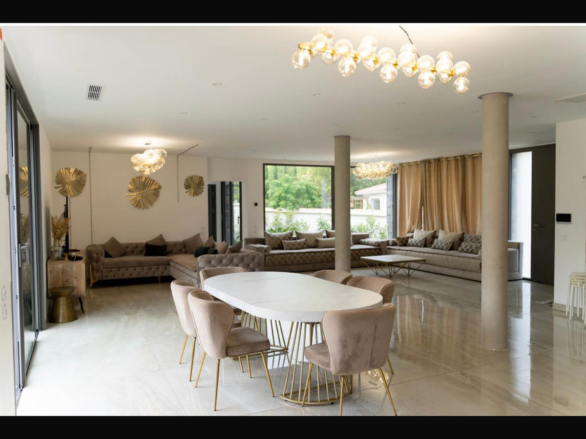 Photo de grande maison moderne sud France