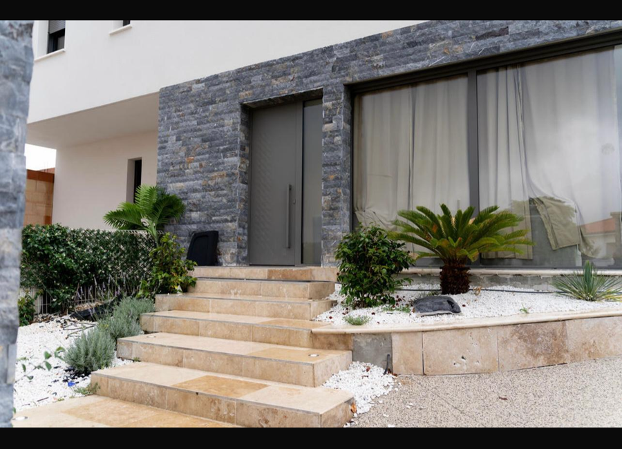 Photo 3 de grande maison moderne sud France