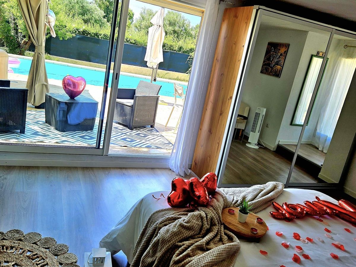 Photo de Location jacuzzi et piscine privée