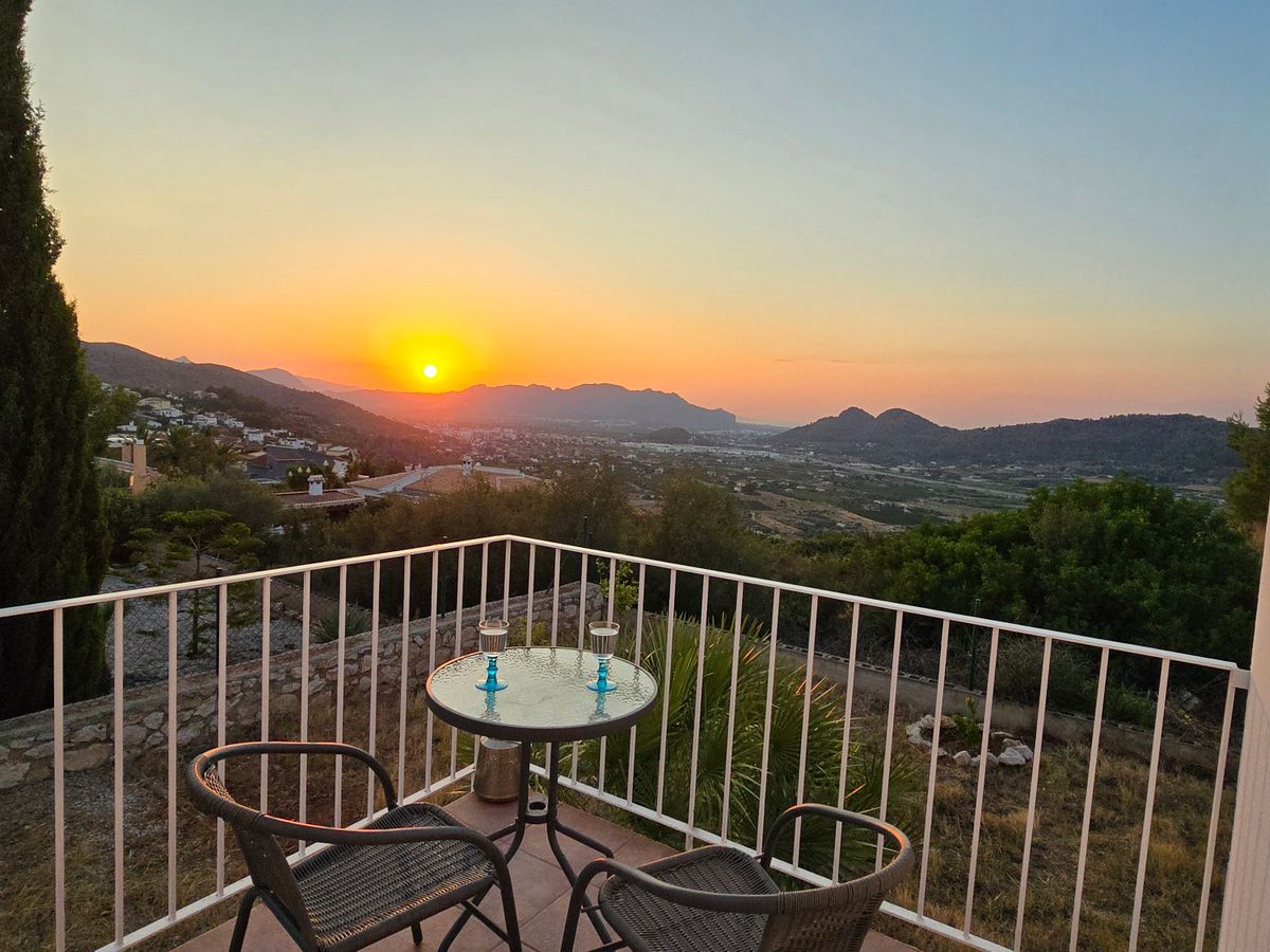 Photo de Maison à Gata de Gorgos, Espagne avec piscine privée et magnifique vue sur montagne et mer Méditerranée