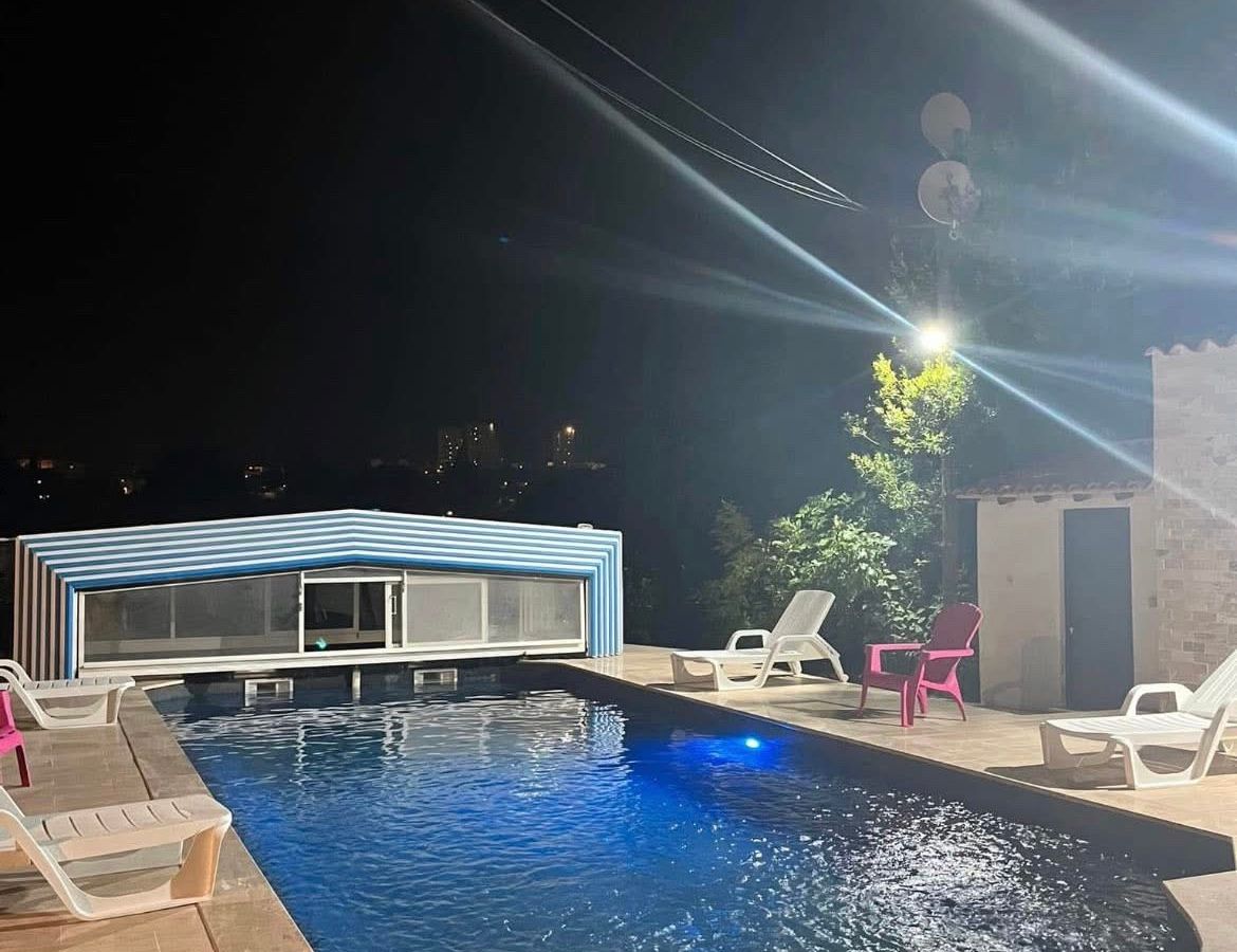 Photo de villa avec piscine 