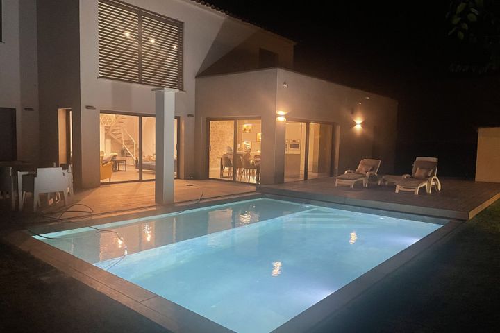 Loue villa à Aimargues