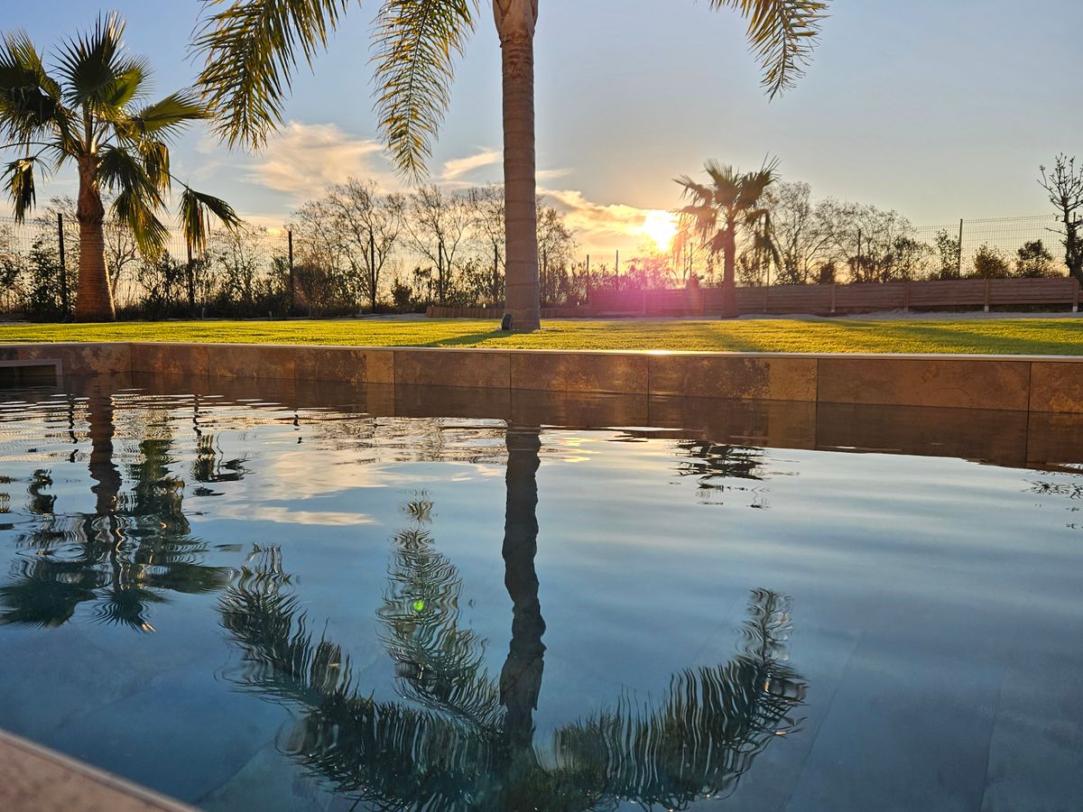 Photo de BELLE VILLA AVEC PISCINE ET GRAND JARDIN