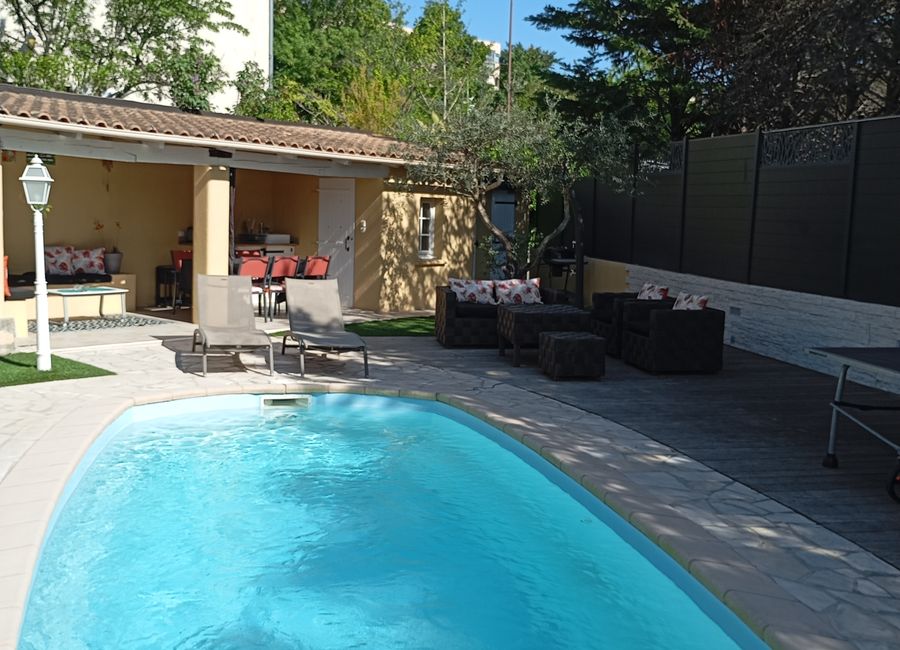 Photo 1 de Bas de Villa - Côte d'Azur - Piscine Privée Chaufféeà 10 min de Cannes