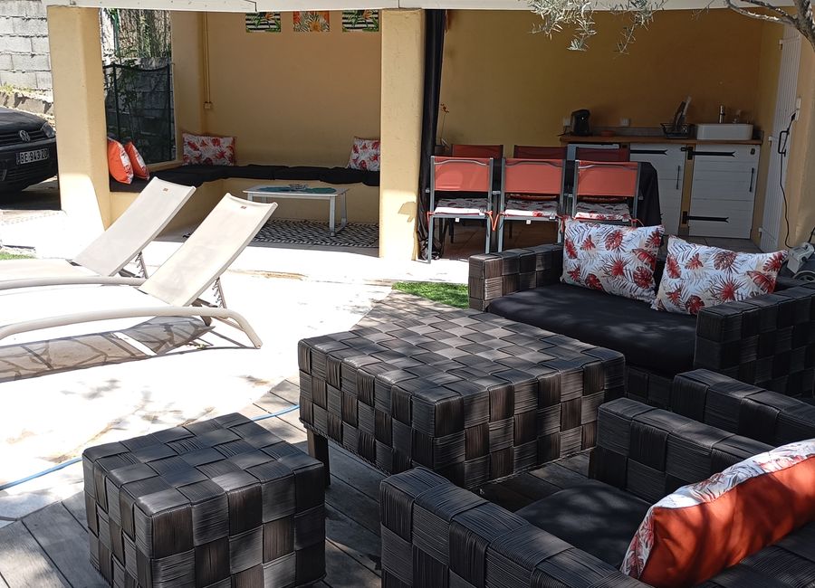 Photo 2 de Bas de Villa - Côte d'Azur - Piscine Privée Chaufféeà 10 min de Cannes