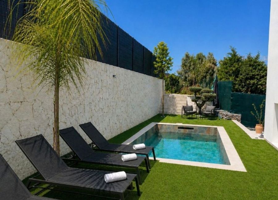 Photo 1 de villa neuve sur la côte d azur sans vis à vis