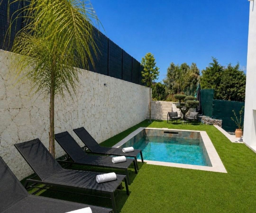Photo de villa neuve sur la côte d azur sans vis à vis