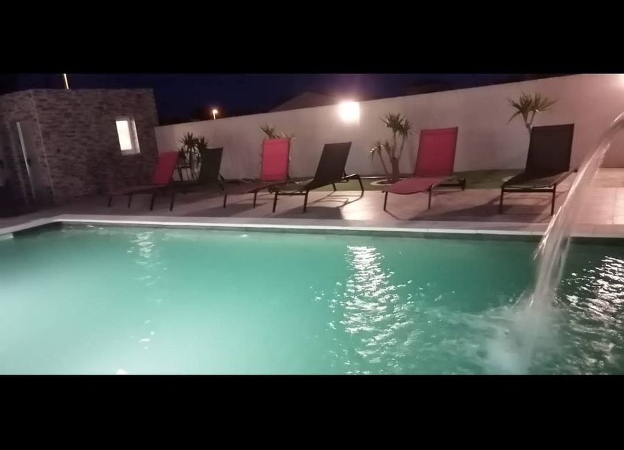 Photo 2 de location saisonnière Villa avec piscine privée à Perpignan 