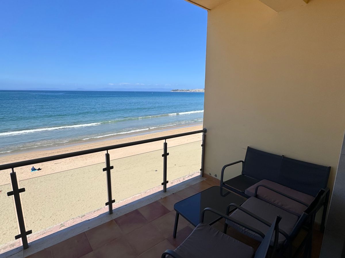 Photo de appartement vue mer à tanger et pieds dans l’eau 