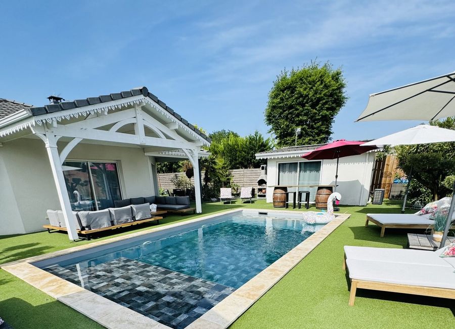 Photo 1 de Villa coloniale avec piscine chauffée et grande aire de jeux enfants